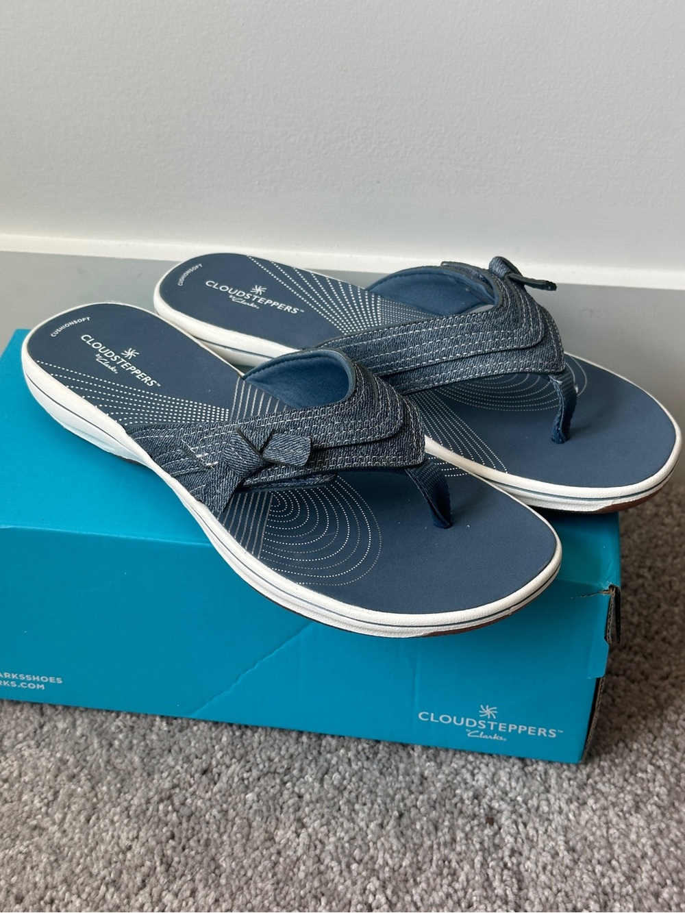 Clarks Cloudsteppers Breeze Dalia Dark Denim Blue Flip Flop Sandals Size 10